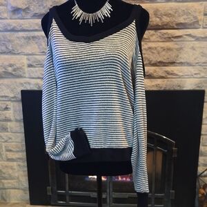 🤑 Aeropostale Cold Shoulder Black and White Striped Sweater. Size Medium.